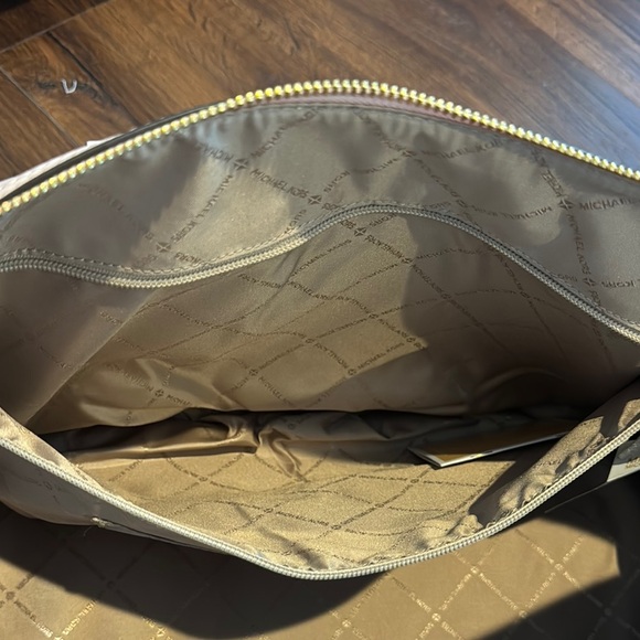 Michael Kors NWT Jet Set Travel Extra Large Duffle weekender Bag in Blush Pink. - Picture 9 of 13